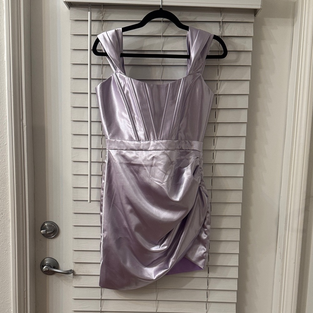Adeirlina size M Elegant Lavender Satin Dress